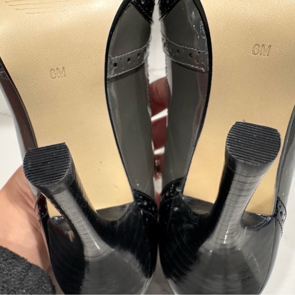 NEW IN BOX Guess by Marciano Chevonne Black and Gray Patent Heels - Picture 3 of 7